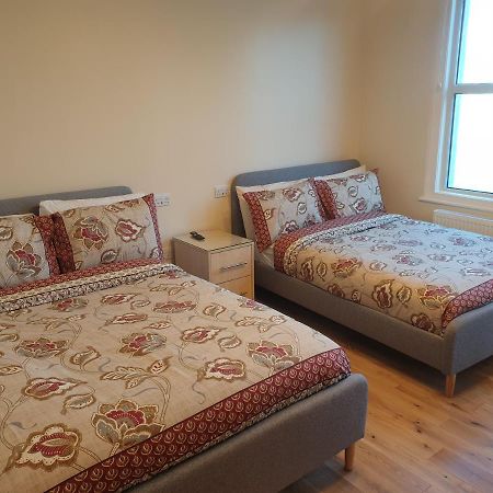 London Luxury Spacious 2 Bedroom Apartment 4 Mins From Ilford Stn. Free Parking Экстерьер фото