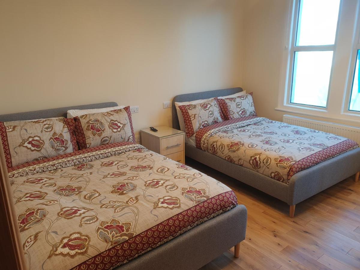 London Luxury Spacious 2 Bedroom Apartment 4 Mins From Ilford Stn. Free Parking Экстерьер фото