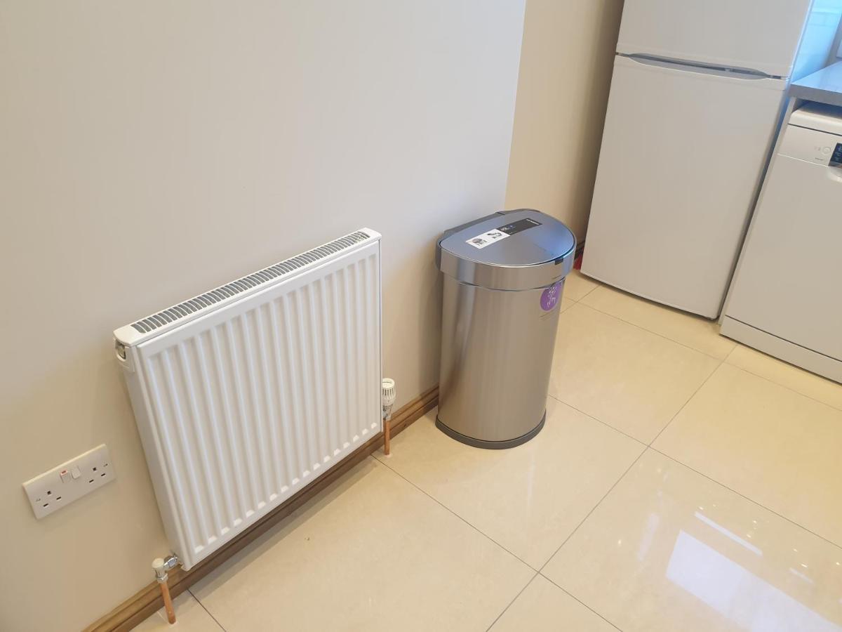 London Luxury Spacious 2 Bedroom Apartment 4 Mins From Ilford Stn. Free Parking Экстерьер фото